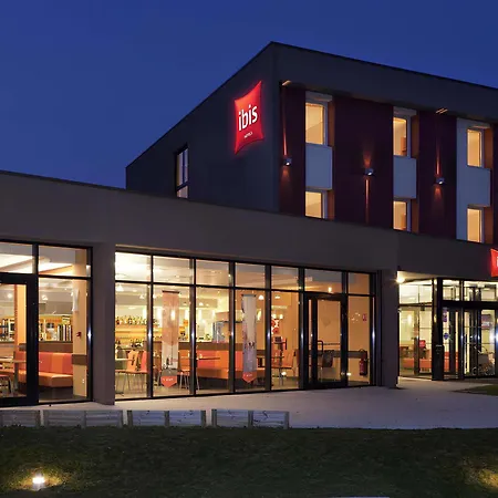 Ibis Aeroport 3*