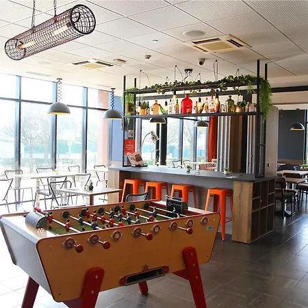 Отель Ibis Aeroport Бове