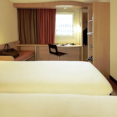 Otel Ibis Aeroport 3*