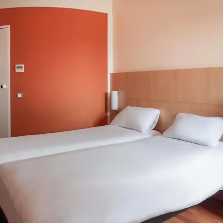 Ibis Aeroport Бове