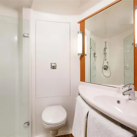 Ibis Aéroport Hotel 3*