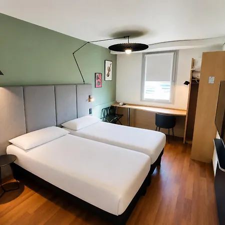 Ibis Aeroport מלון 3*