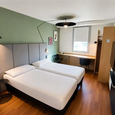 Ibis Aeroport 3*
