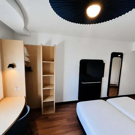 Ibis Aeroport 3*