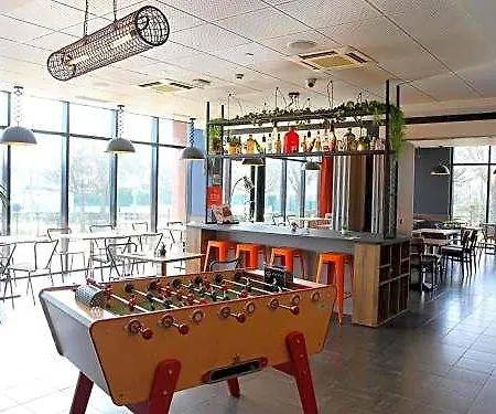 Ibis Aeroport Hotel 3*