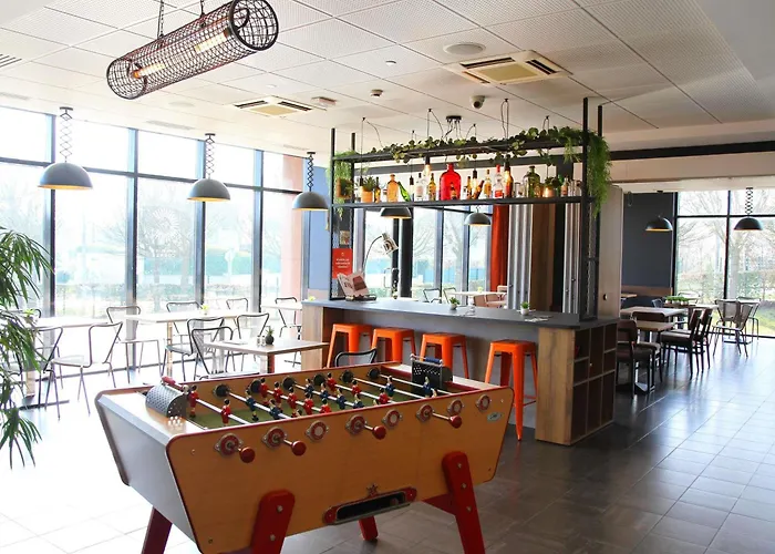 Ibis Aéroport Hotel 3*