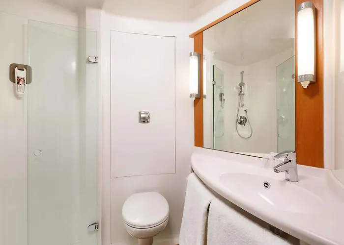 Hotel Ibis Aéroport 3*