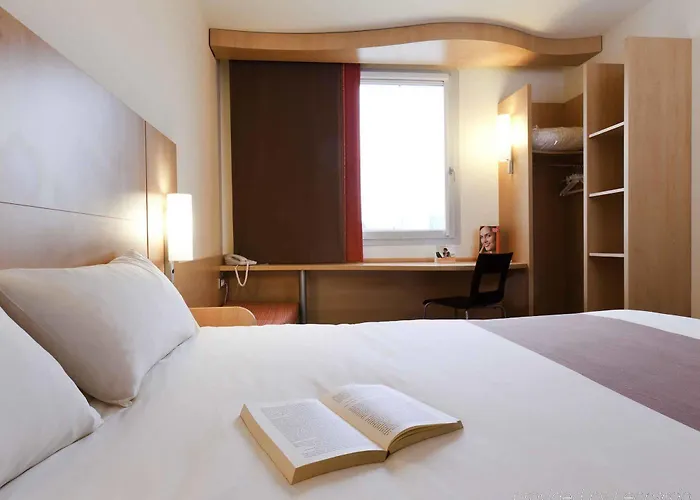 Hotel Ibis Aeroport 3*